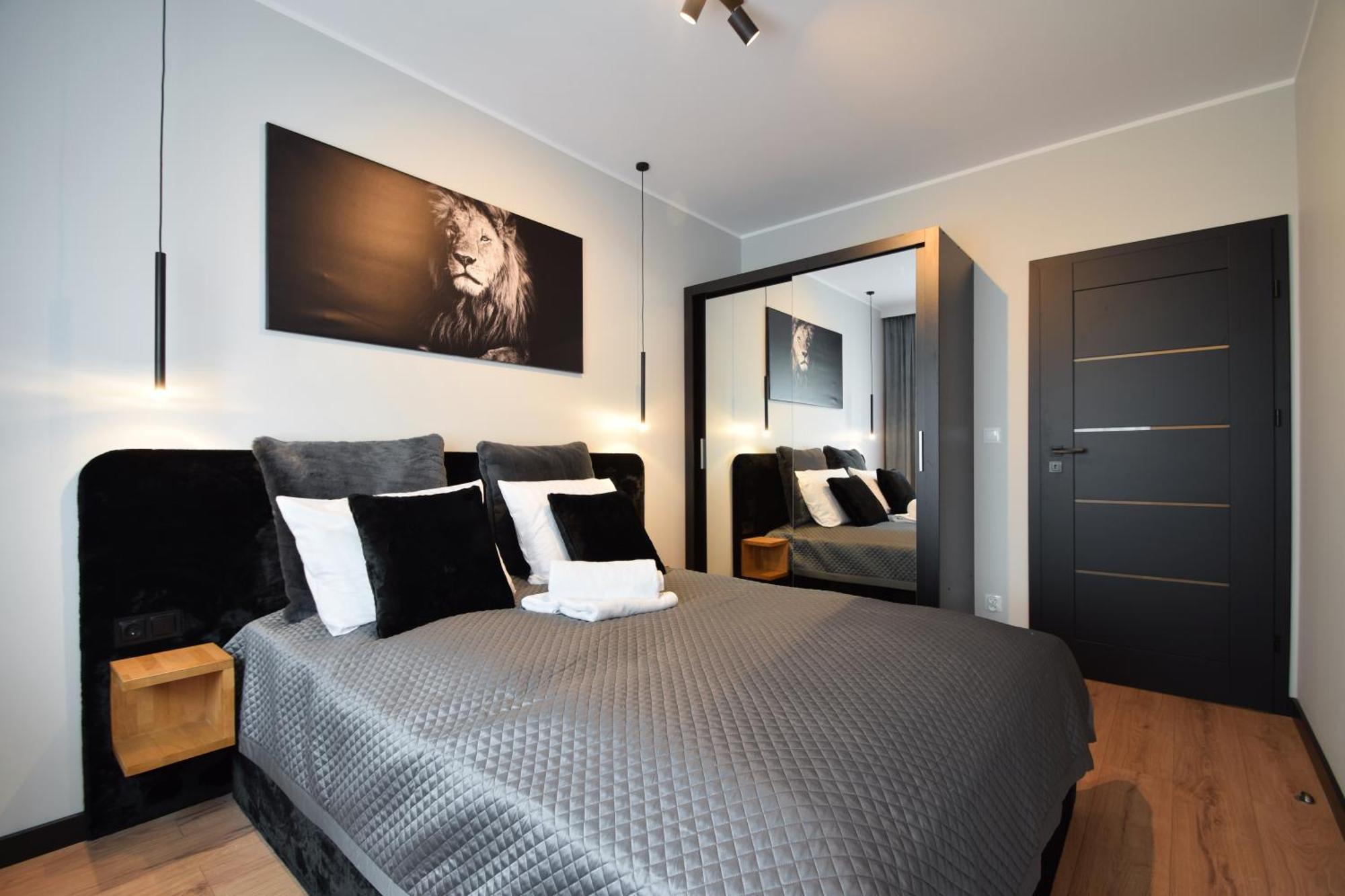 Apartment Premium Black&white By Lookap